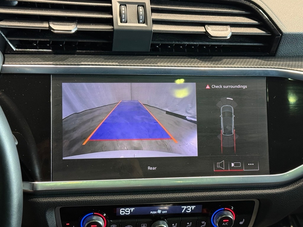 2025 AUDI Q3 - Image 11