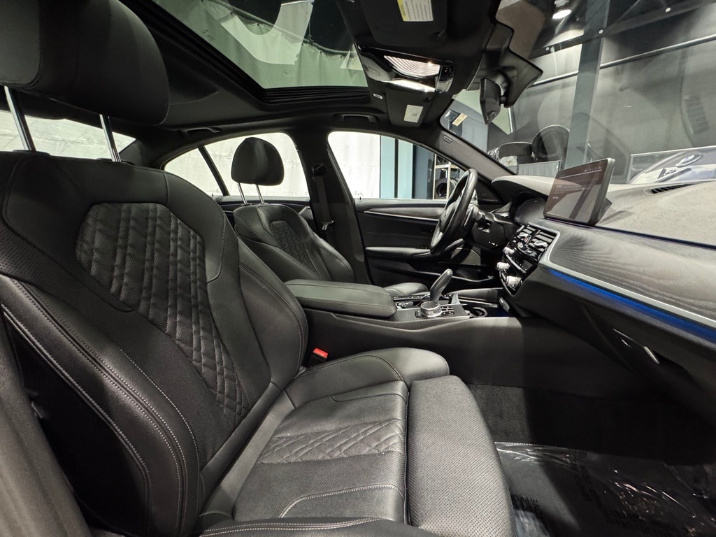 2023 BMW 530E - Image 30