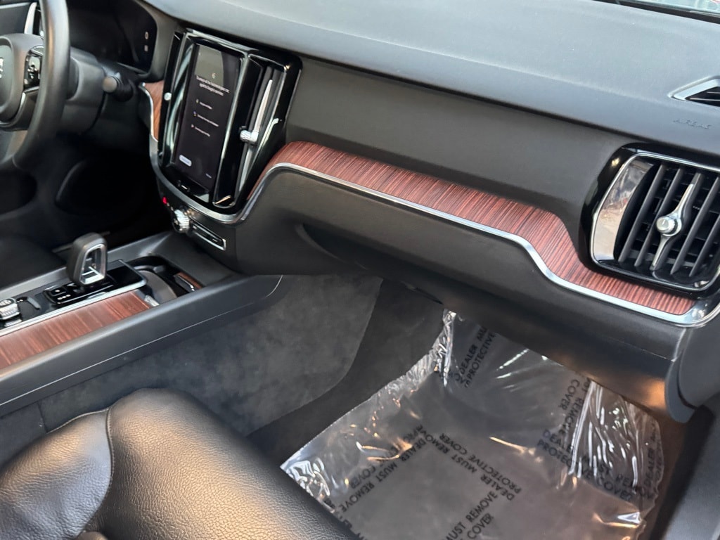 2024 VOLVO S60 - Image 29