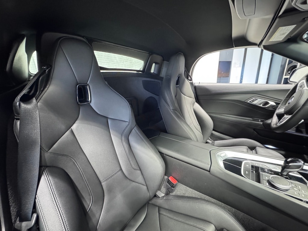 2025 BMW Z4 - Image 24