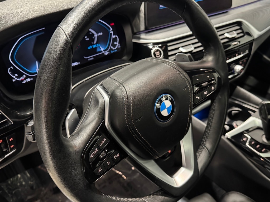 2023 BMW 530E - Image 17