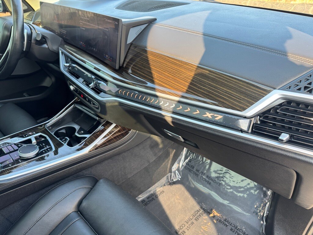 2024 BMW X7 - Image 29