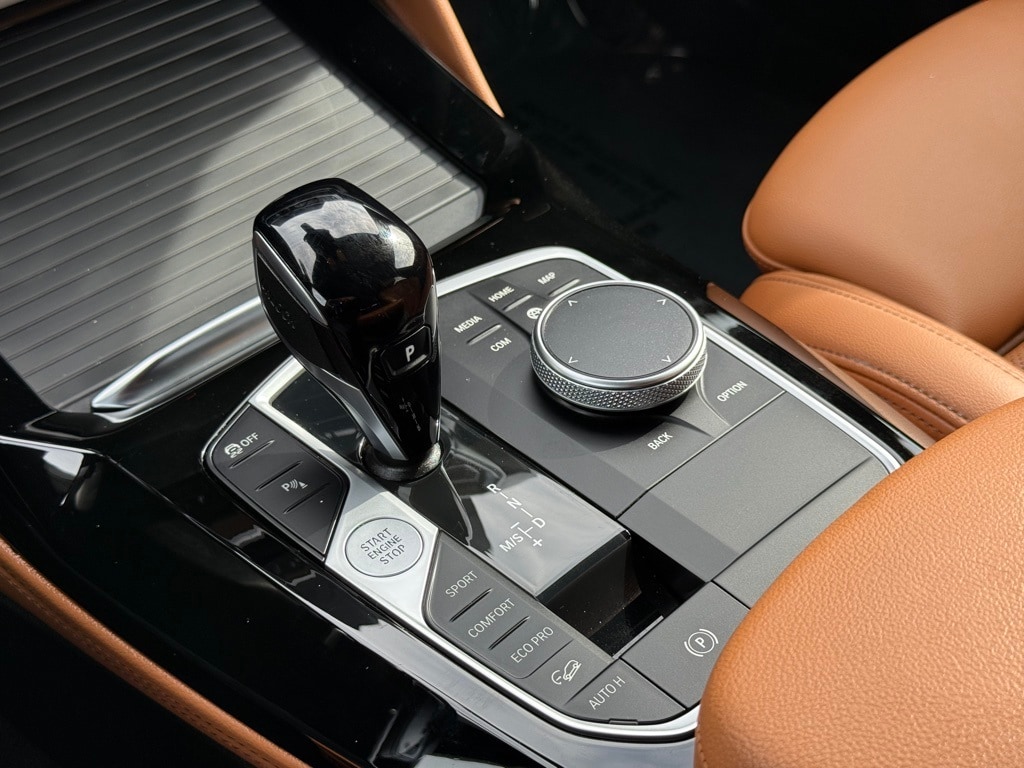 2022 BMW X4 - Image 16