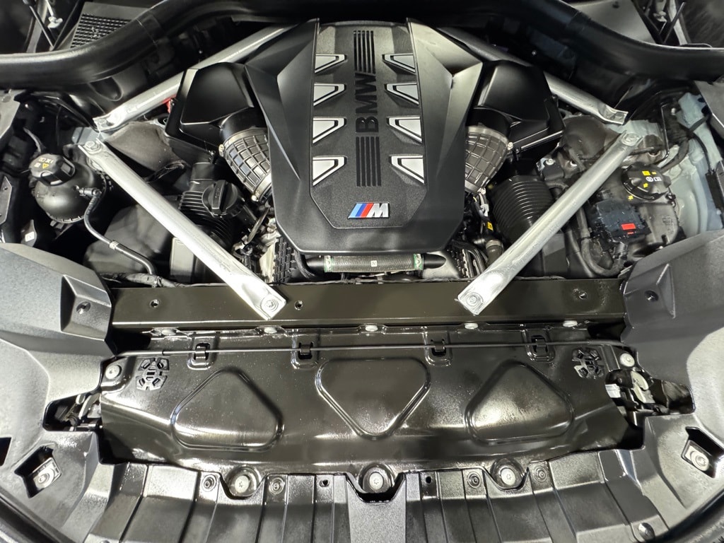 2025 BMW X7 - Image 34