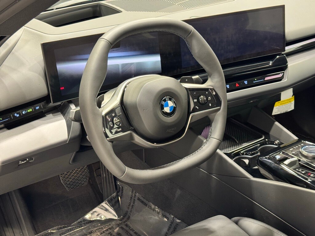 2025 BMW 530I - Image 15