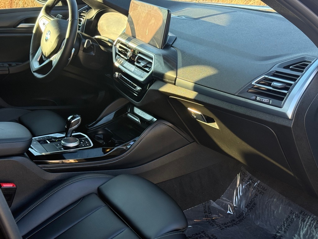 2023 BMW X4 - Image 28