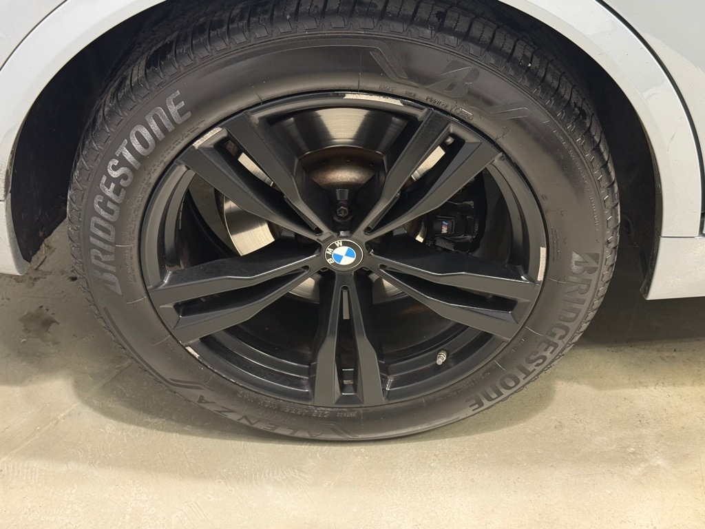 2023 BMW X7 - Image 9