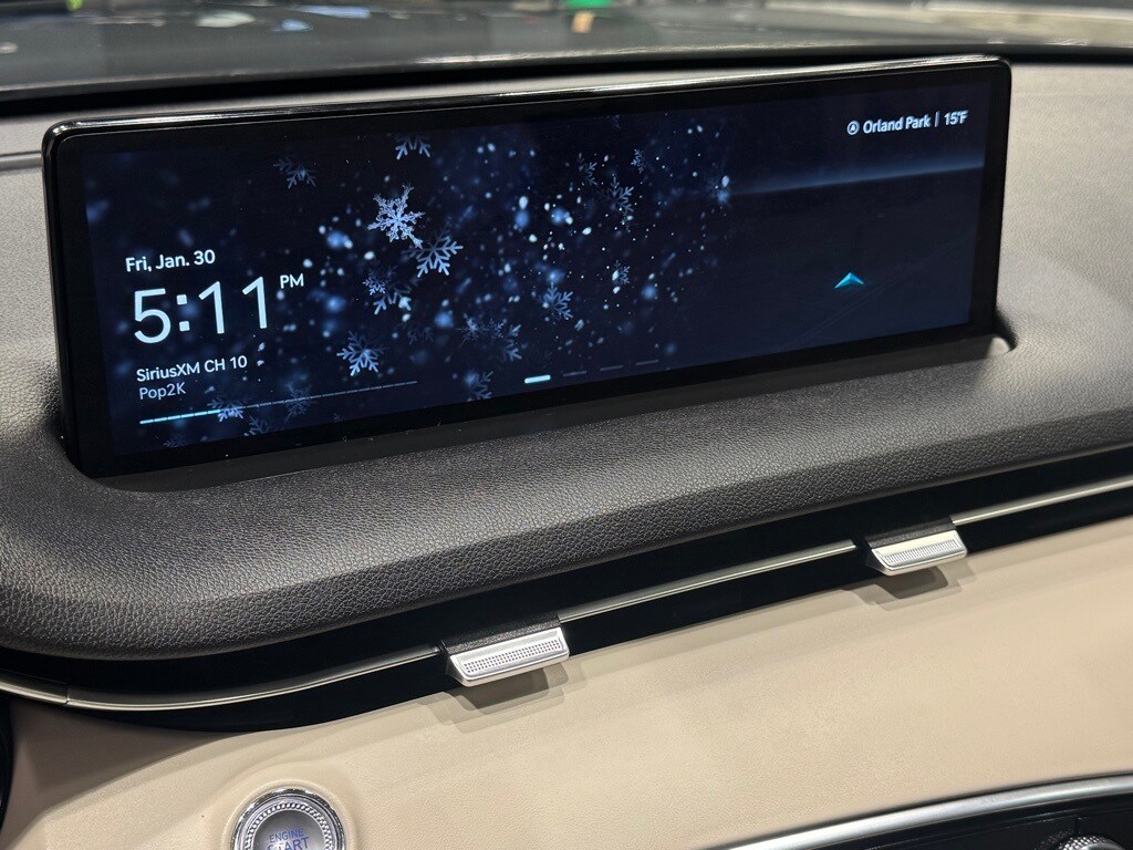 2024 GENESIS GV70 - Image 12