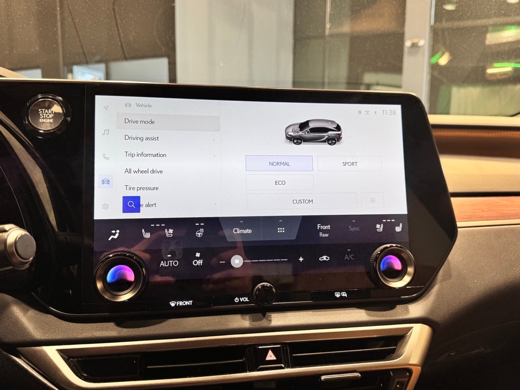 2023 LEXUS RX - Image 12