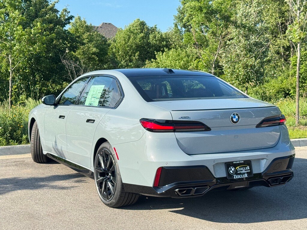 2025 Bmw 760i xDrive photo 2