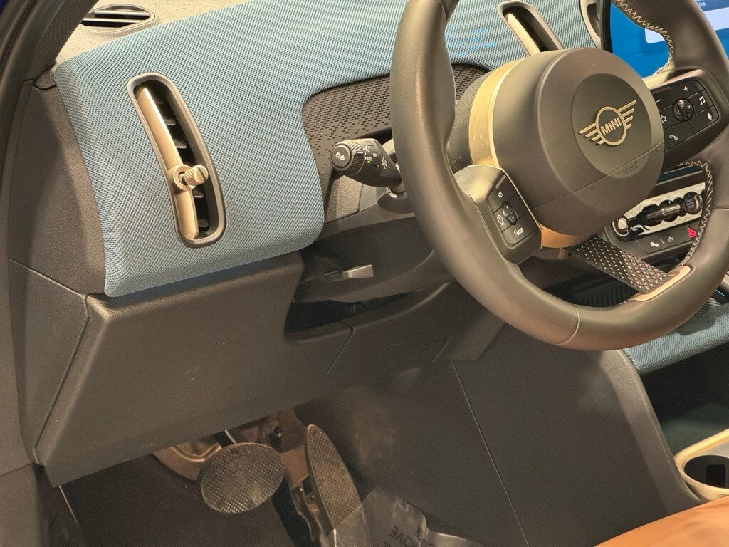 2025 MINI COUNTRYMAN - Image 17