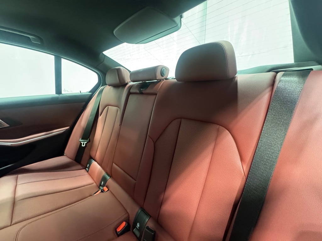 2024 BMW 330I - Image 24