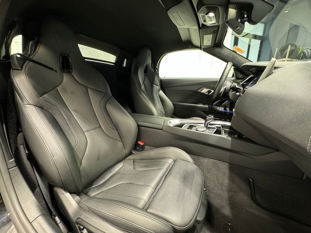 2025 BMW Z4 - Image 22