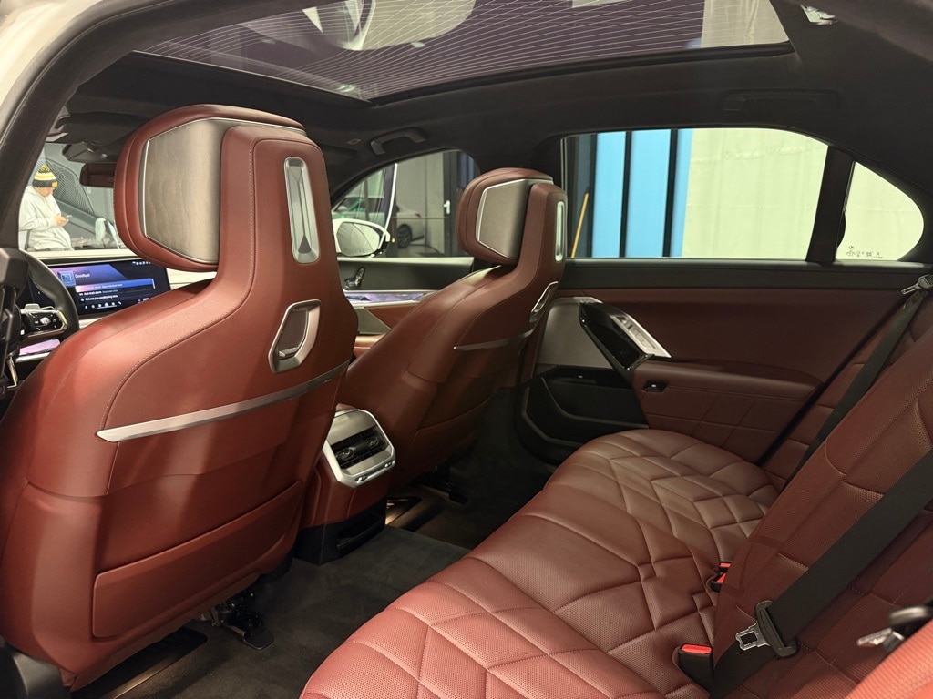 2024 BMW 760I - Image 24