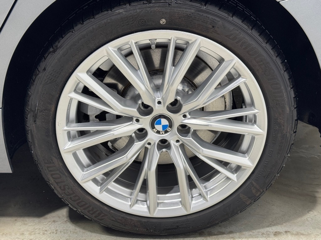 2024 BMW 330I - Image 8