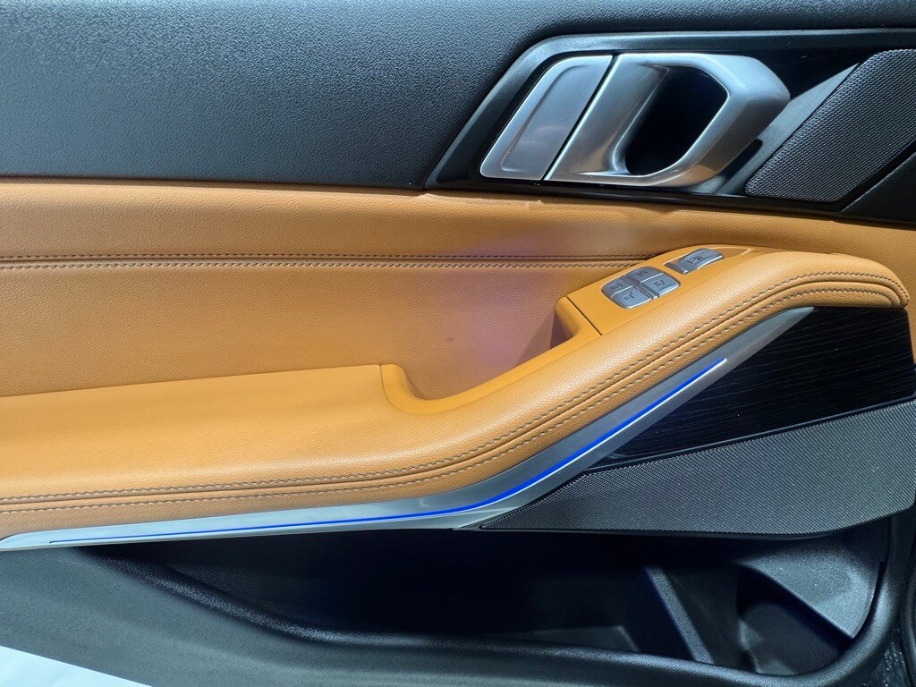 2023 BMW X7 - Image 23