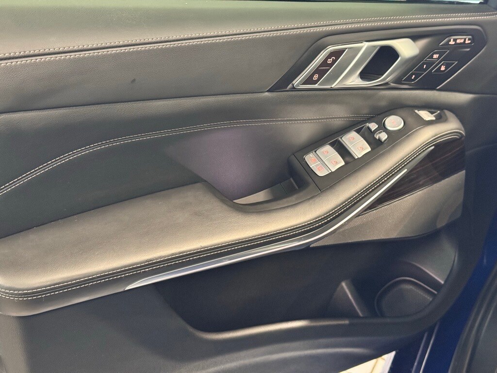 2024 BMW X7 - Image 18