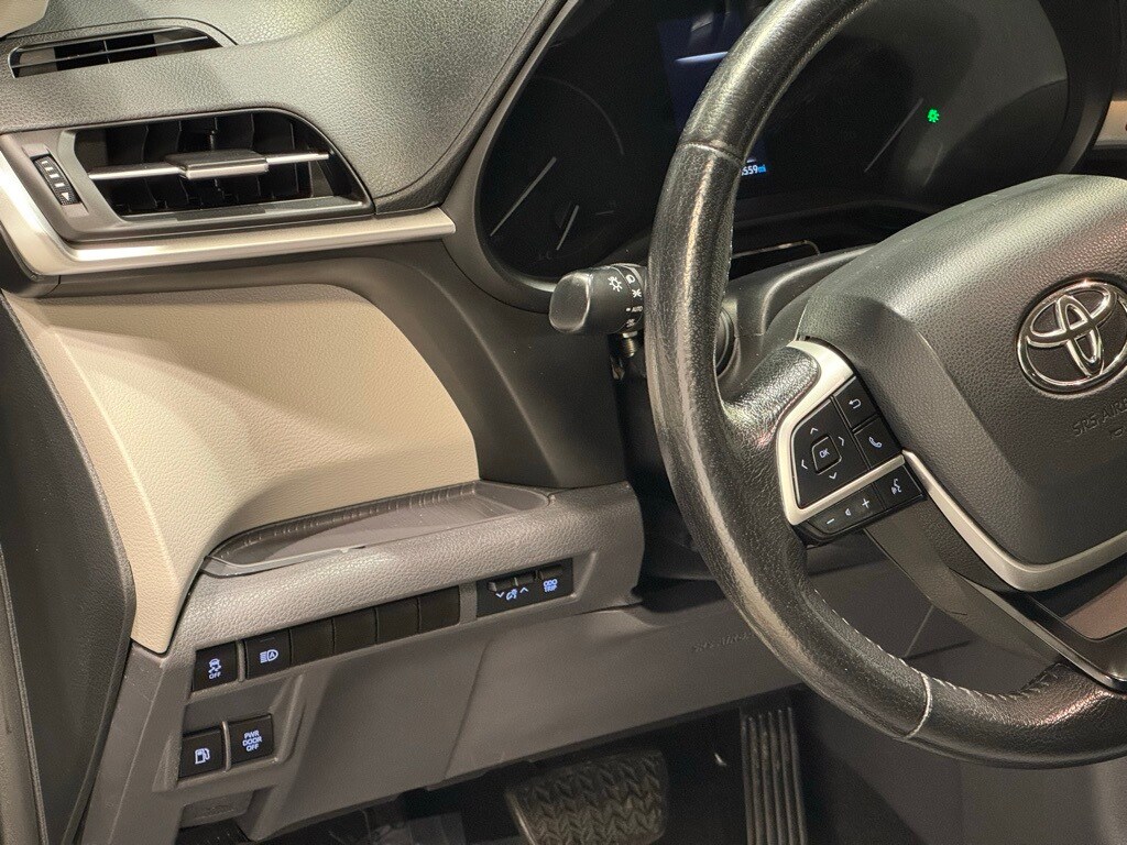 2021 TOYOTA SIENNA - Image 17