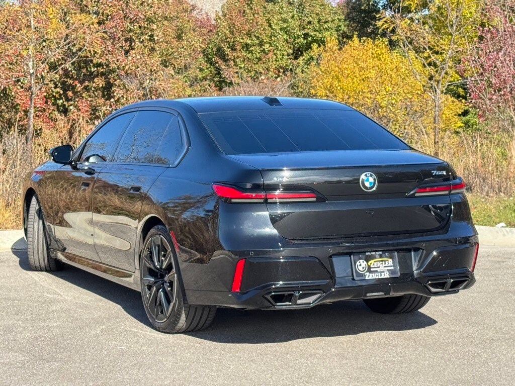 2023 Bmw 760i xDrive photo 2