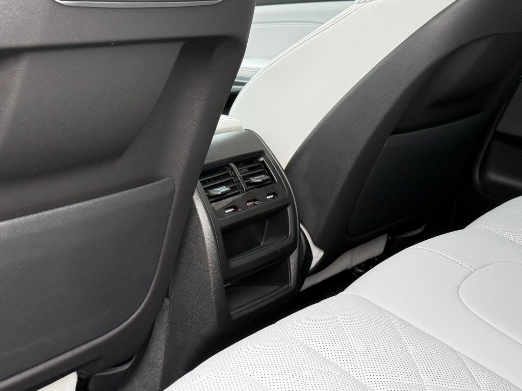 2024 BMW X5 - Image 23