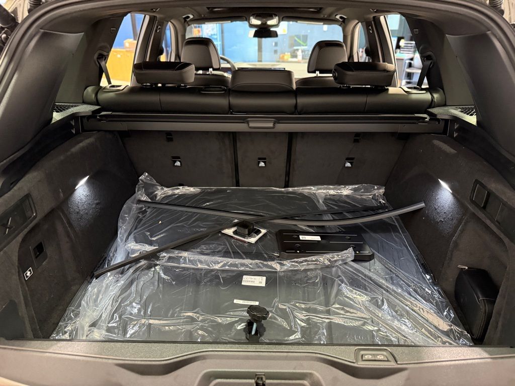 2026 BMW X5 - Image 28