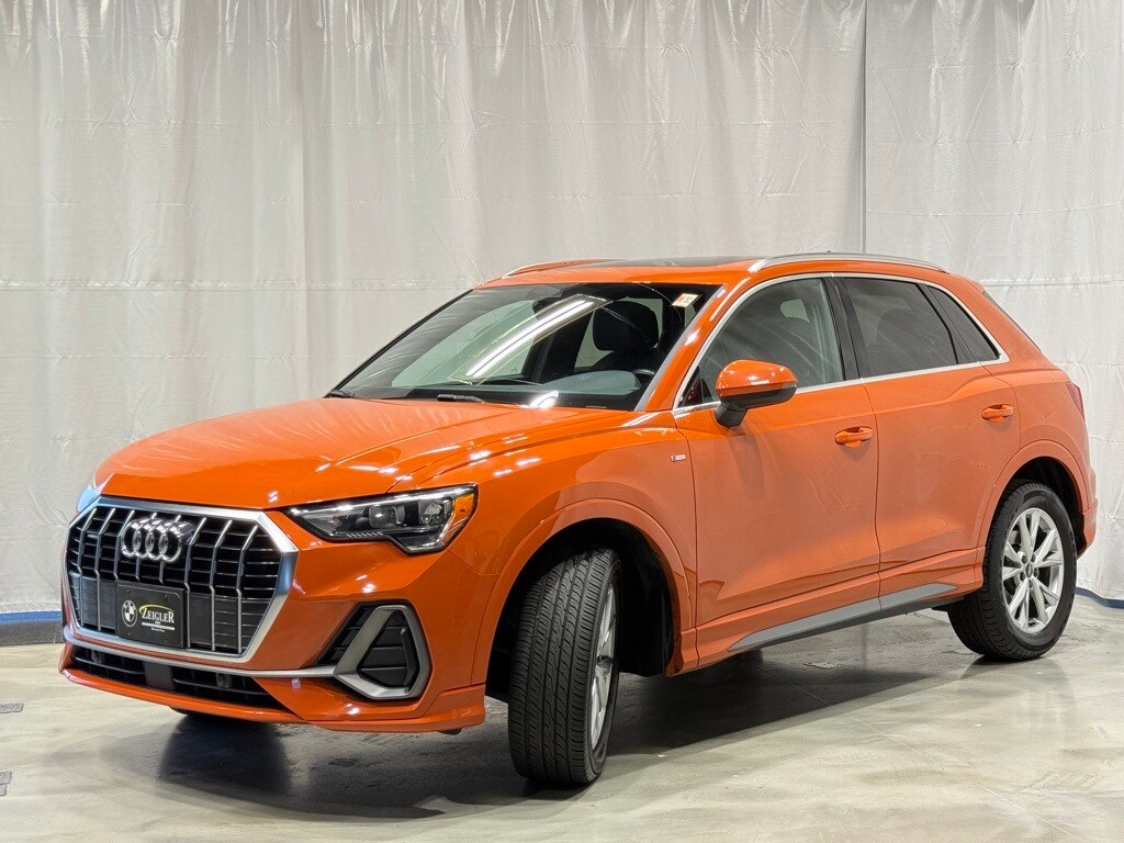 2022 Audi Q3 45 TFSI S line Premium photo 3