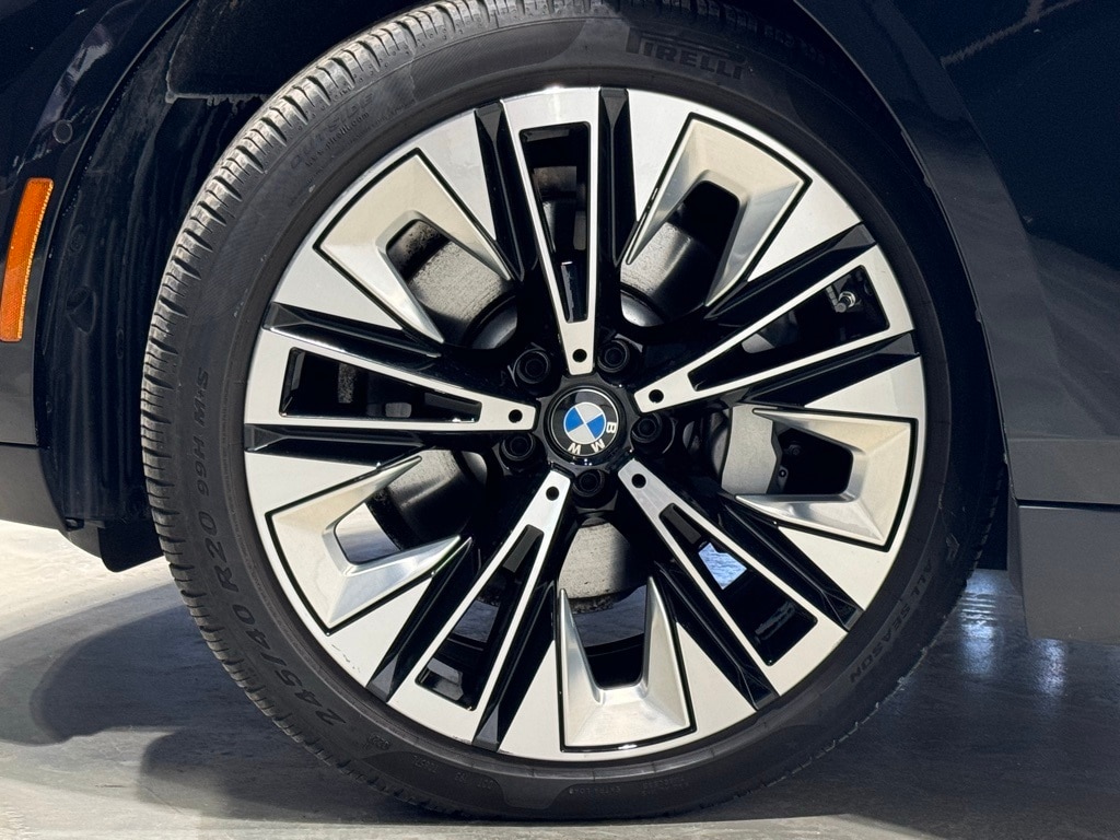 2025 BMW 530I - Image 11