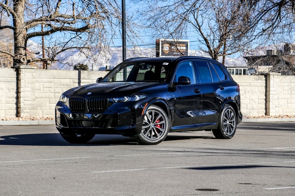 2026 BMW X5 xDrive50e's photo