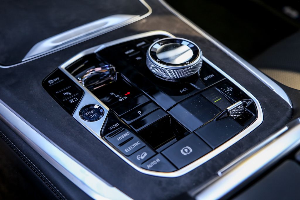 2026 BMW X5 50e - Photo 15