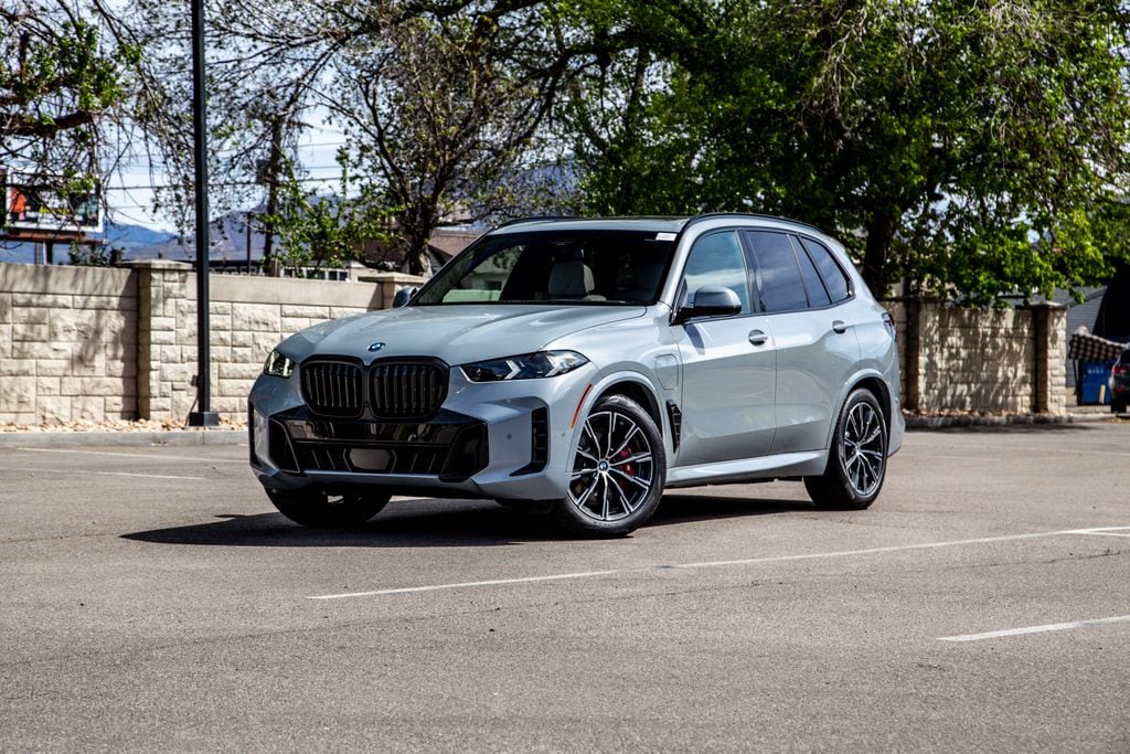 2026 BMW X5 xDrive50e's photo