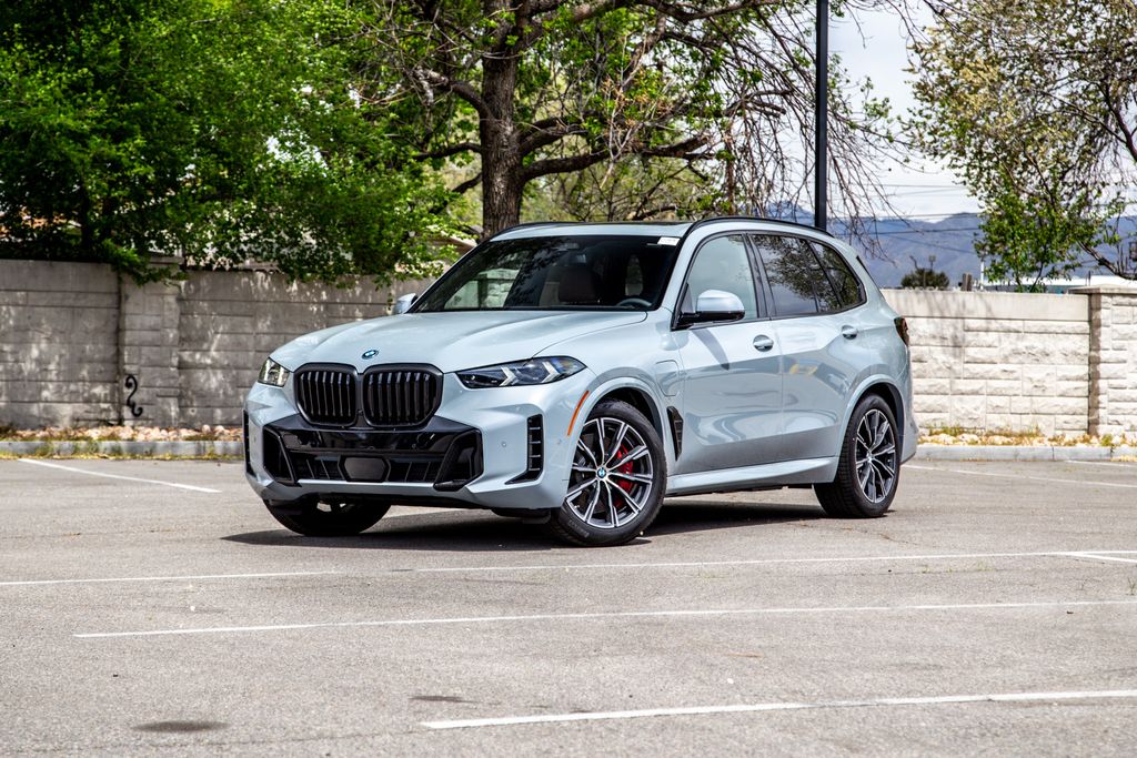 2026 BMW X5 xDrive50e's photo