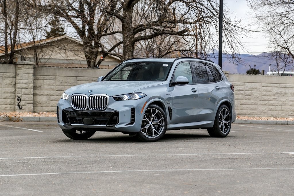 2026 BMW X5 xDrive50e's photo