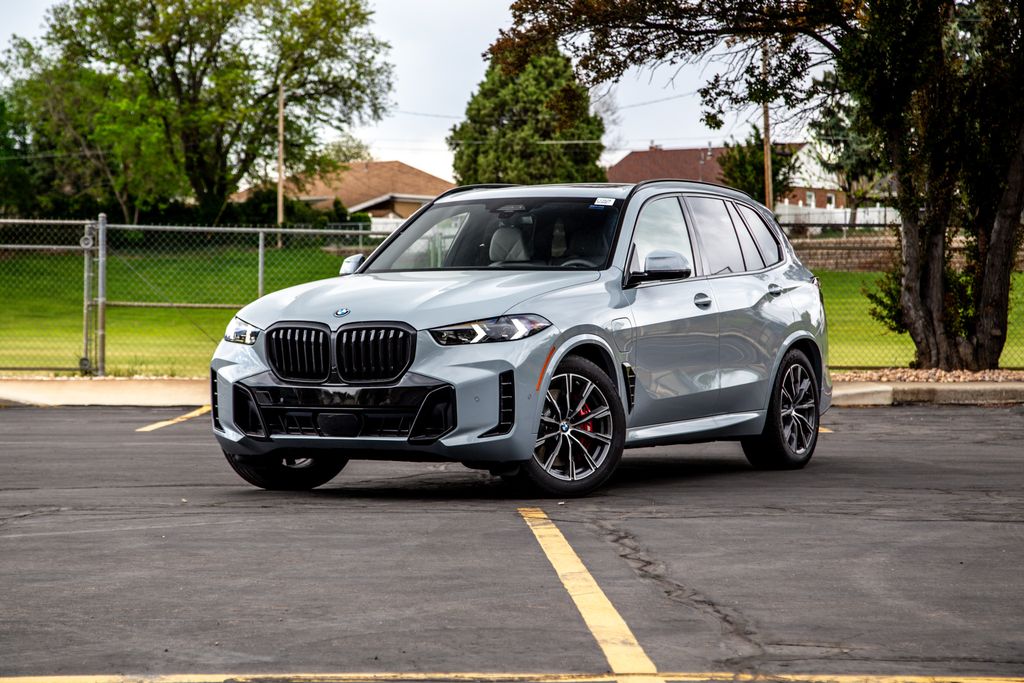 2026 BMW X5 xDrive50e's photo