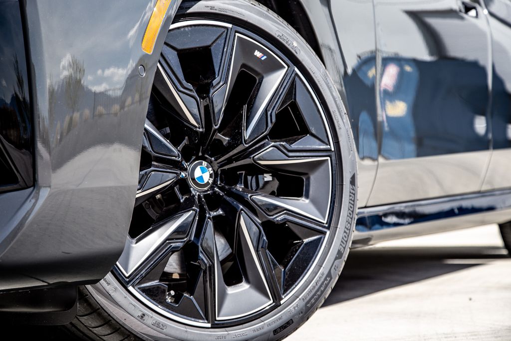 2026 BMW 7 Series 760i - Photo 14