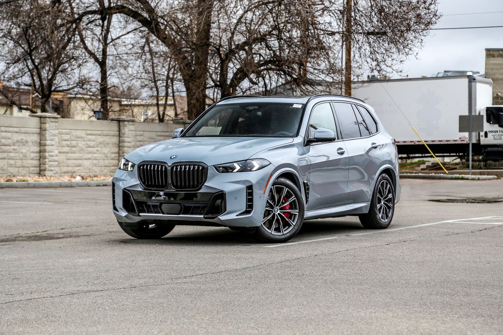 2026 BMW X5 xDrive50e's photo