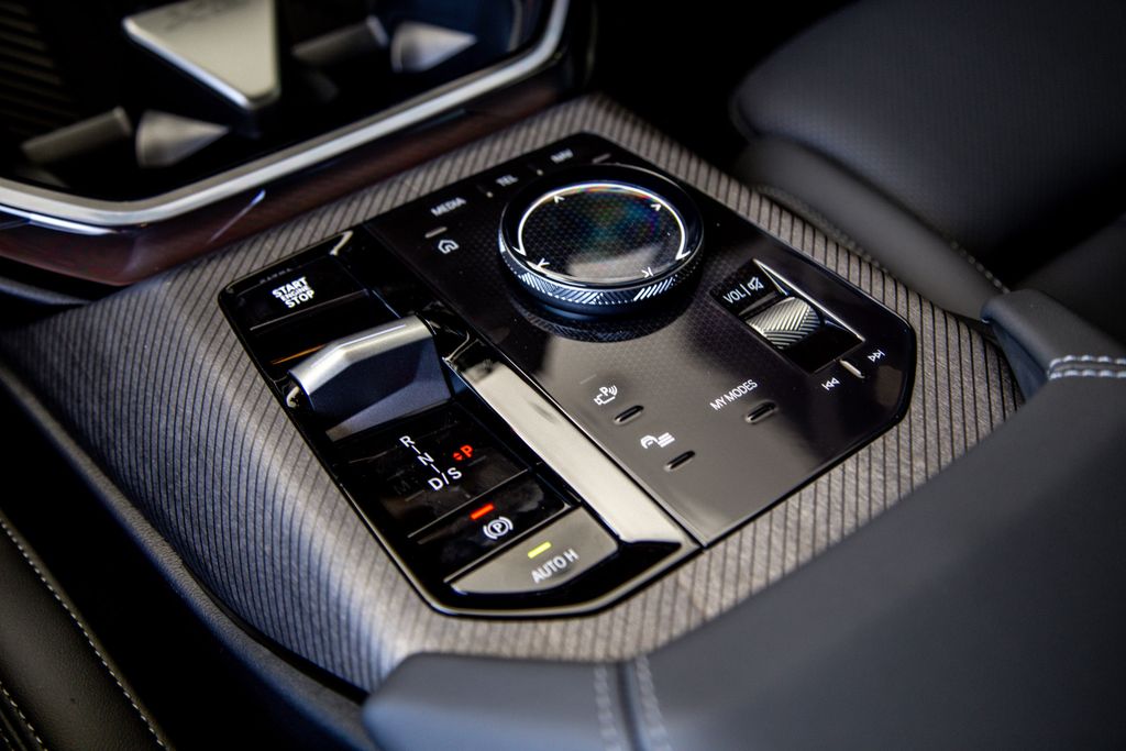2026 BMW X3 30 - Photo 14