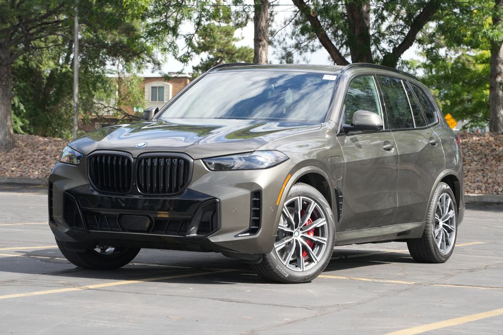 2026 BMW X5 xDrive50e's photo