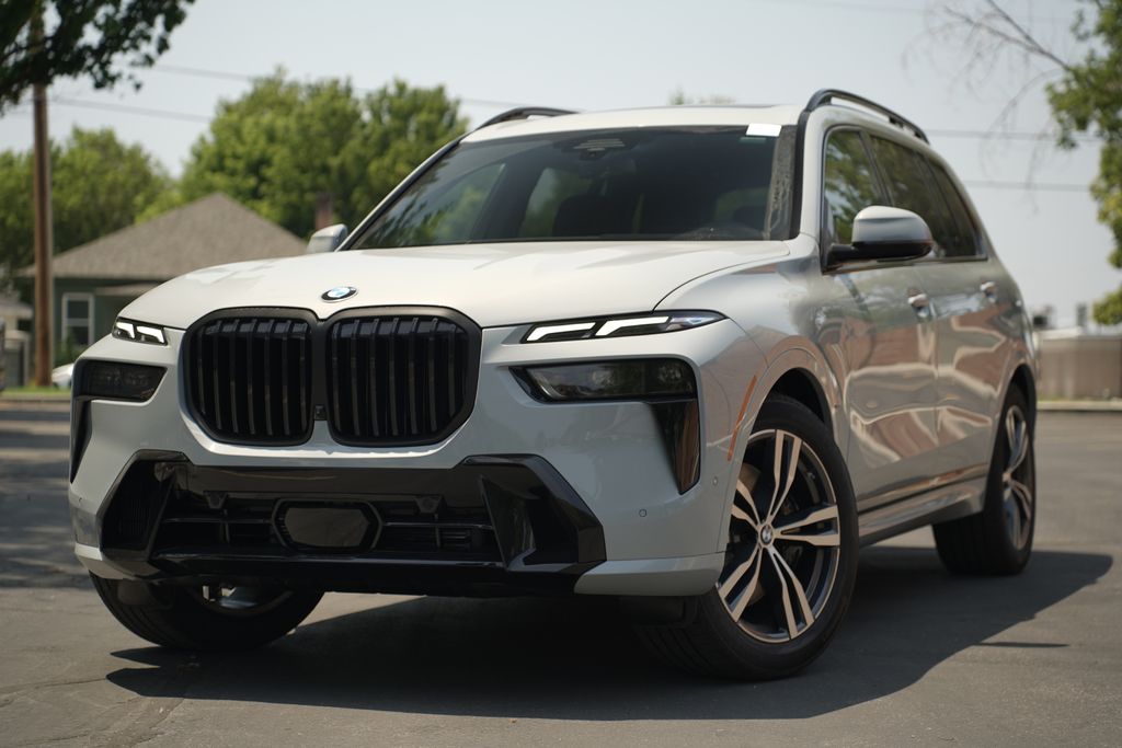 2027 BMW X7 xDrive40i's photo