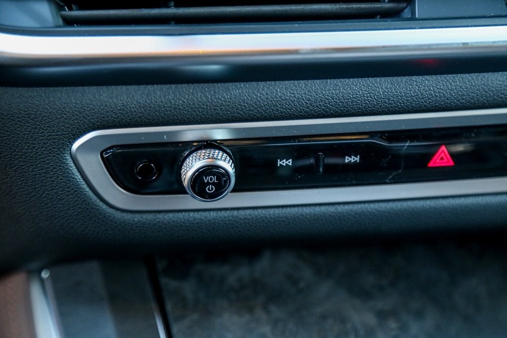 2026 BMW X5 50e - Photo 16