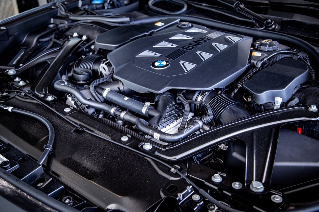 2026 BMW 7 Series 760i - Photo 37