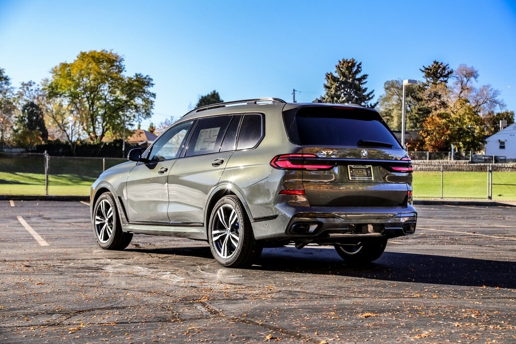 New 2026 BMW X7 xDrive40i SUV