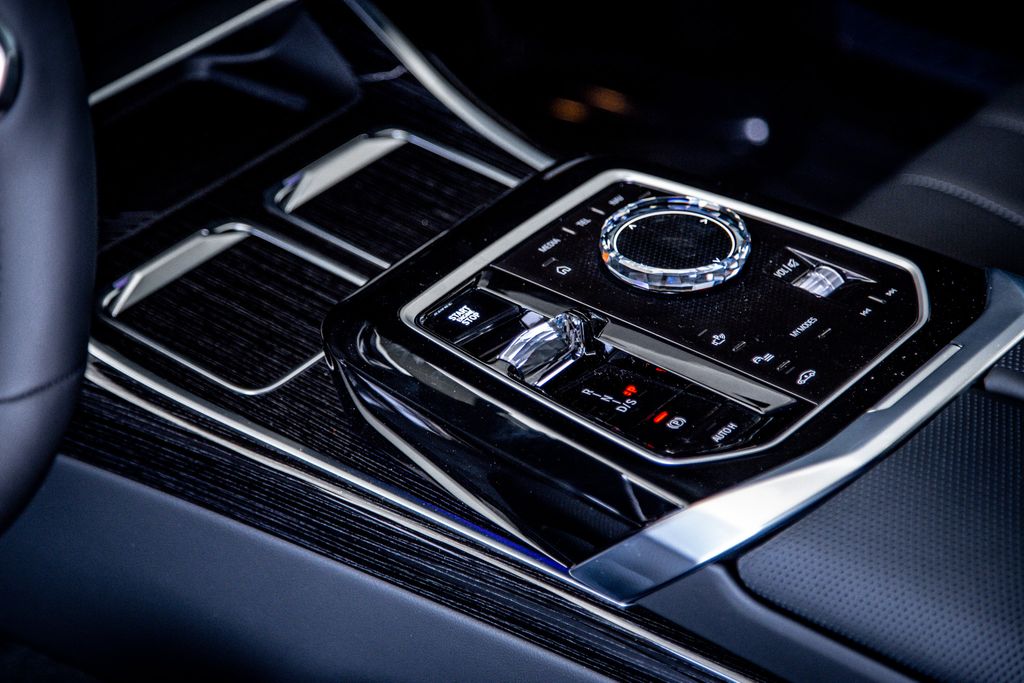 2026 BMW 7 Series 760i - Photo 21