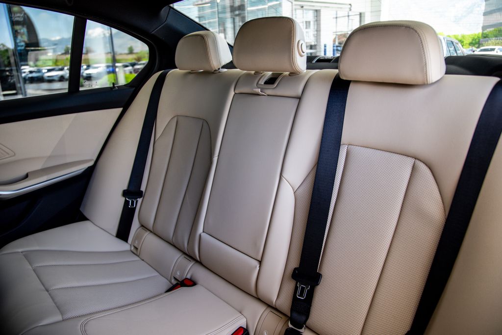 2026 BMW 3 Series 330i - Photo 24