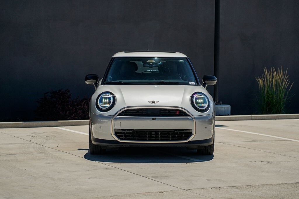 2025 Mini Cooper 2 Door Hardtop S photo 2