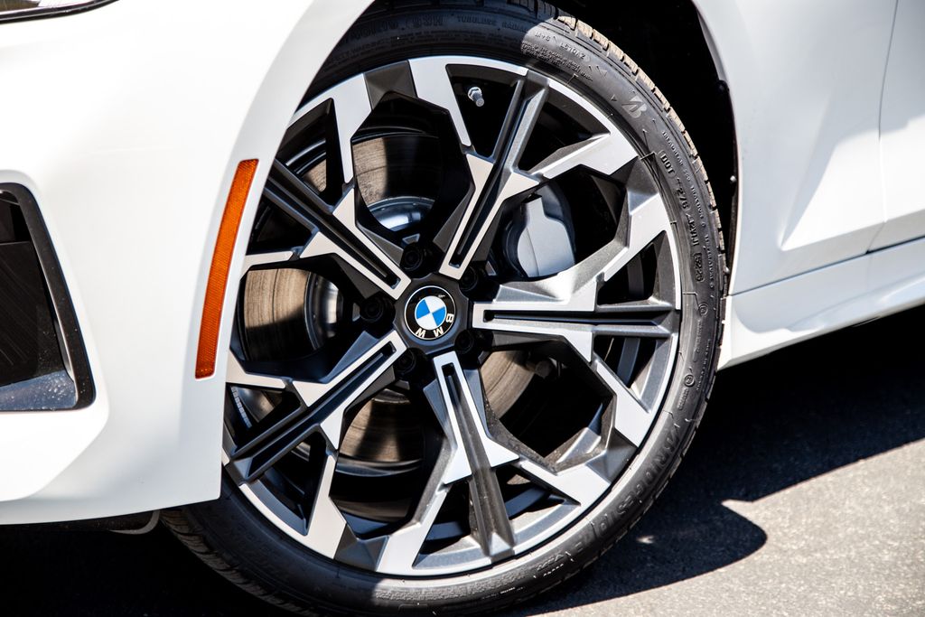 2026 BMW 3 Series 330i - Photo 8