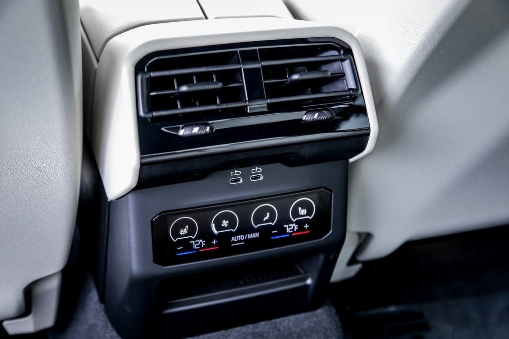 2026 BMW 5 Series 530i - Photo 23