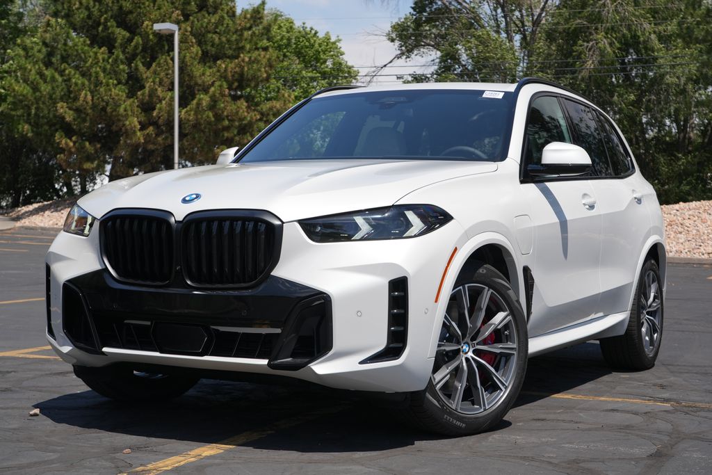 2026 BMW X5 xDrive50e's photo