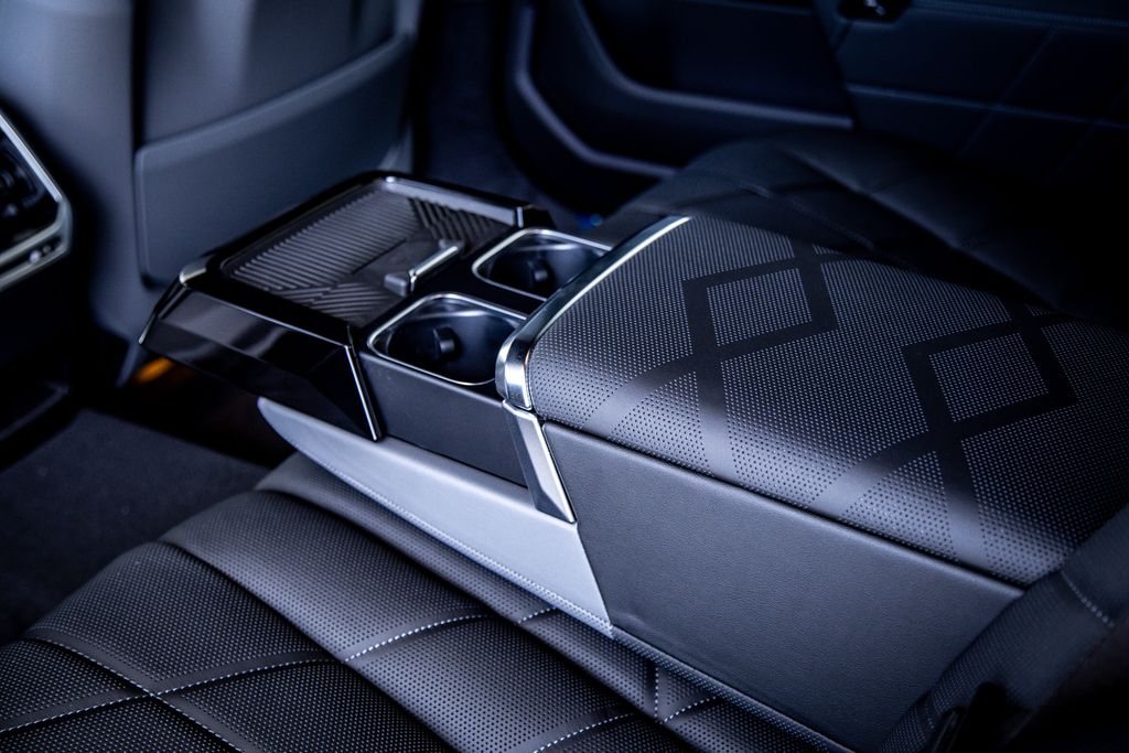 2026 BMW 7 Series 760i - Photo 34