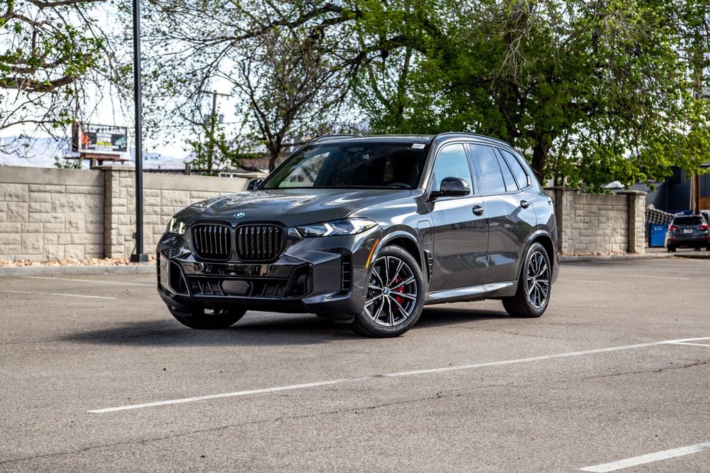 2026 BMW X5 xDrive50e's photo