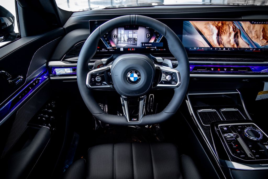 2026 BMW 7 Series 760i - Photo 16